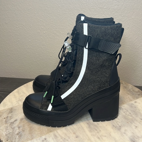 Converse Chuck Taylor All Star Gr82 Heeled Combat Boots in Black/Gray - Size 6.5 - Picture 1 of 14
